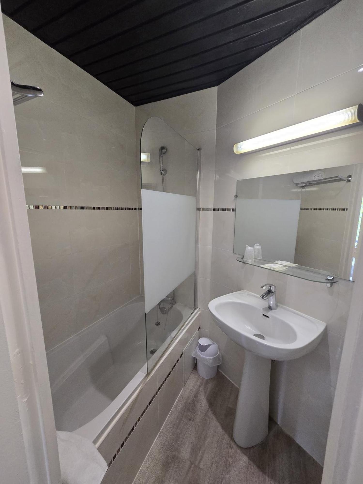 Hipotel Paris Belgrand Mairie Du 20Eme Екстер'єр фото